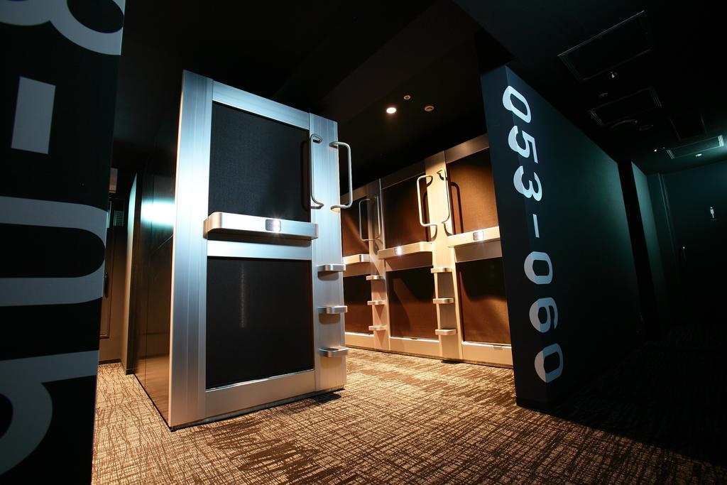 New Japan Capsule Hotel Cabana Osaka Habitación foto