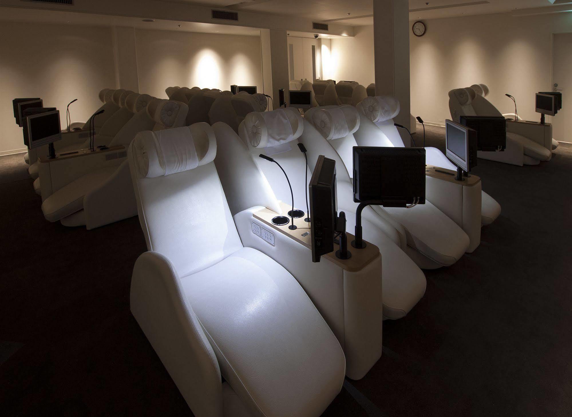 New Japan Capsule Hotel Cabana Osaka Exterior foto