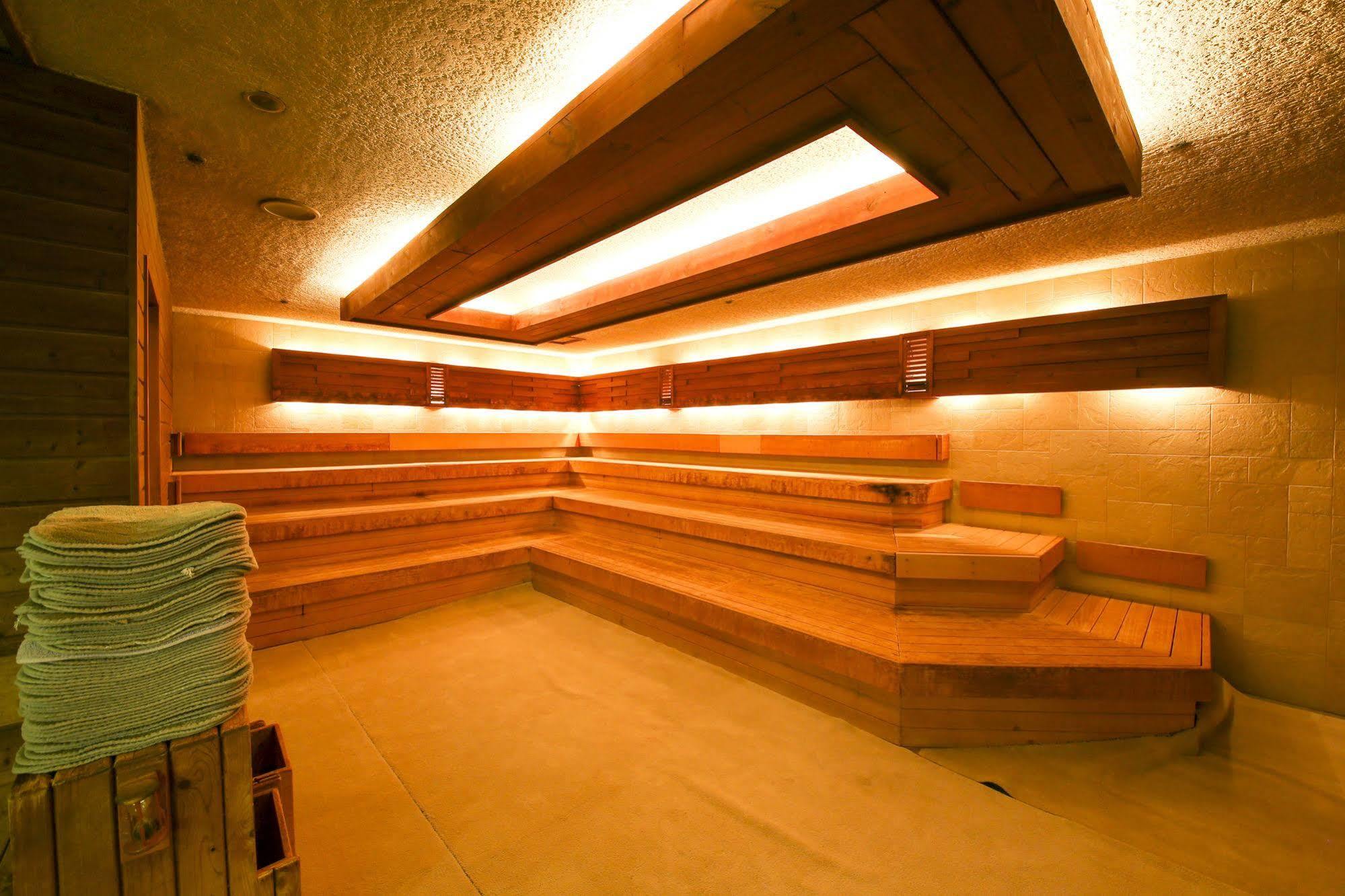 New Japan Capsule Hotel Cabana Osaka Exterior foto