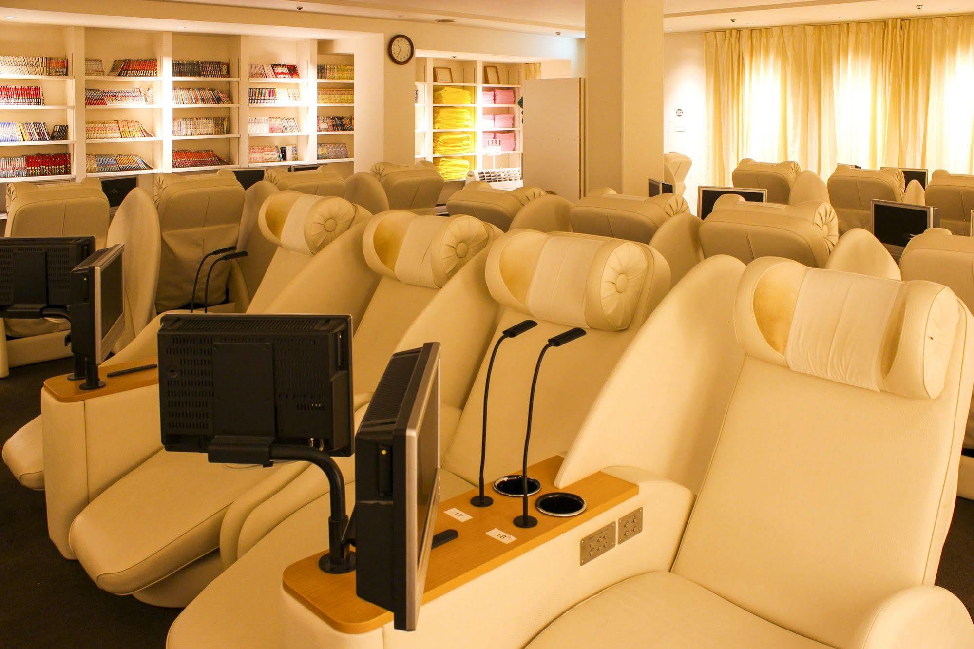 New Japan Capsule Hotel Cabana Osaka Exterior foto
